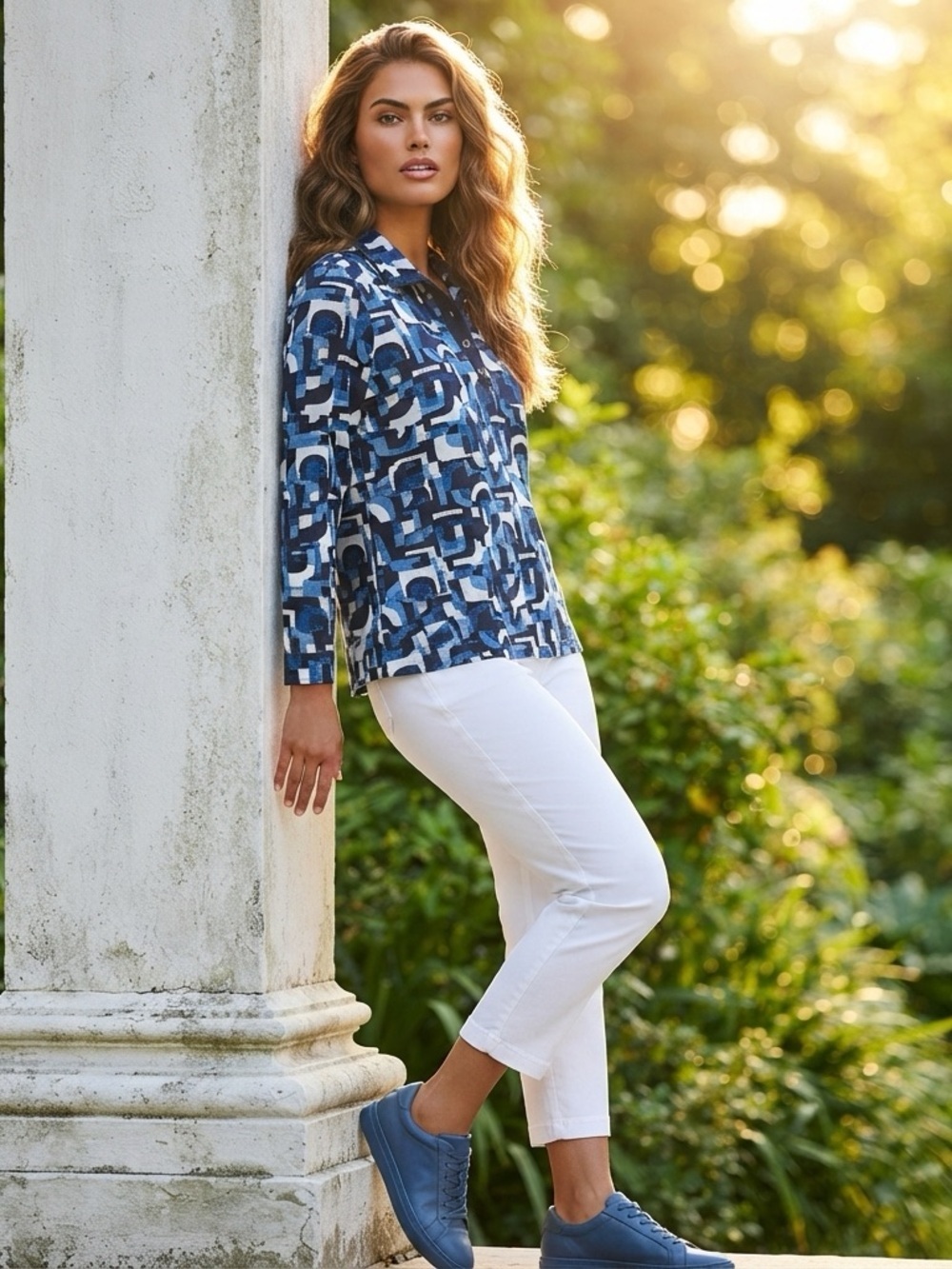 Striking Chico’s XL Blue-Black Snap Button-Up Top